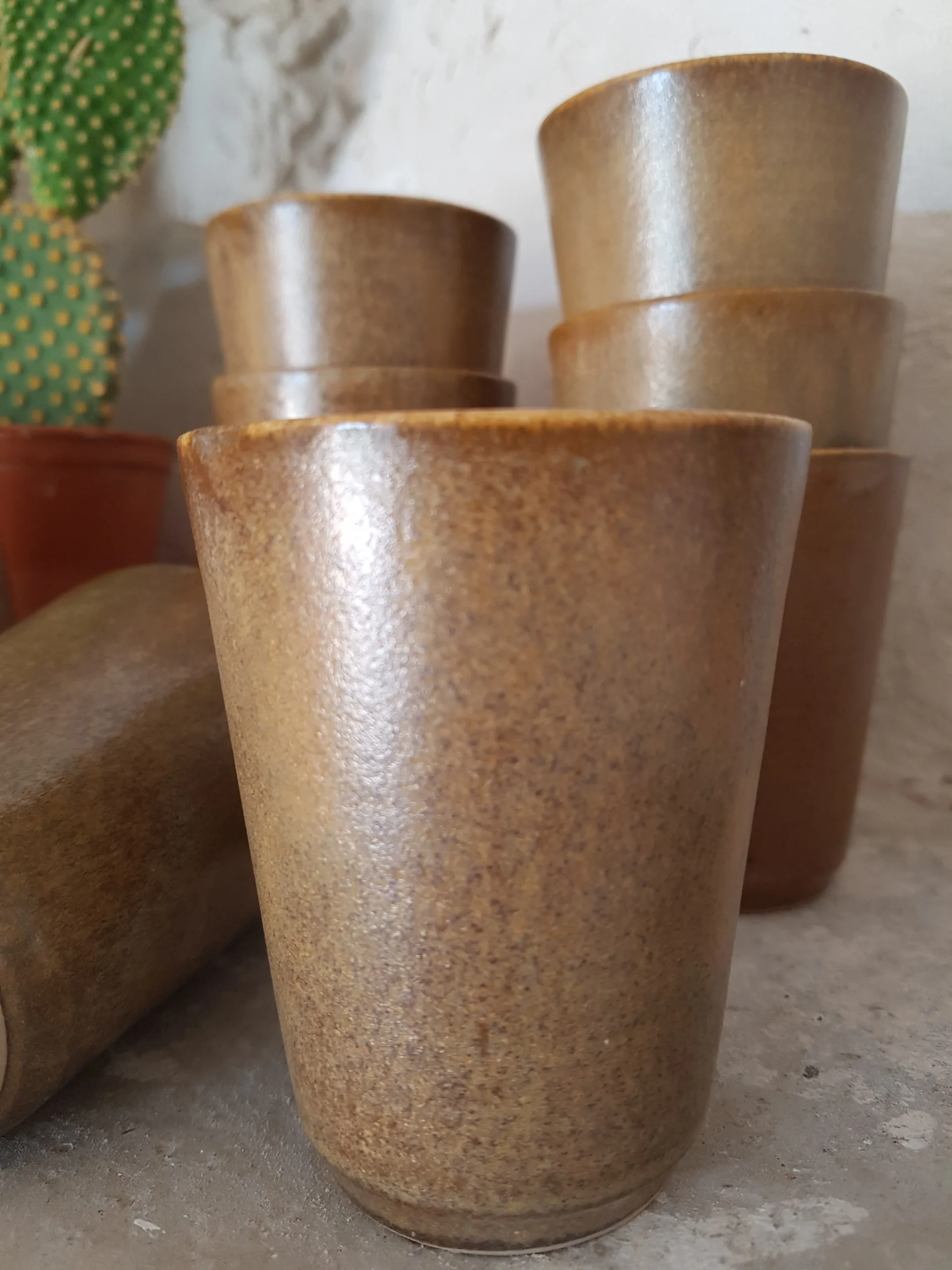 Lot de 9 tasses gobelets en grès vintage Digoin – Image 3
