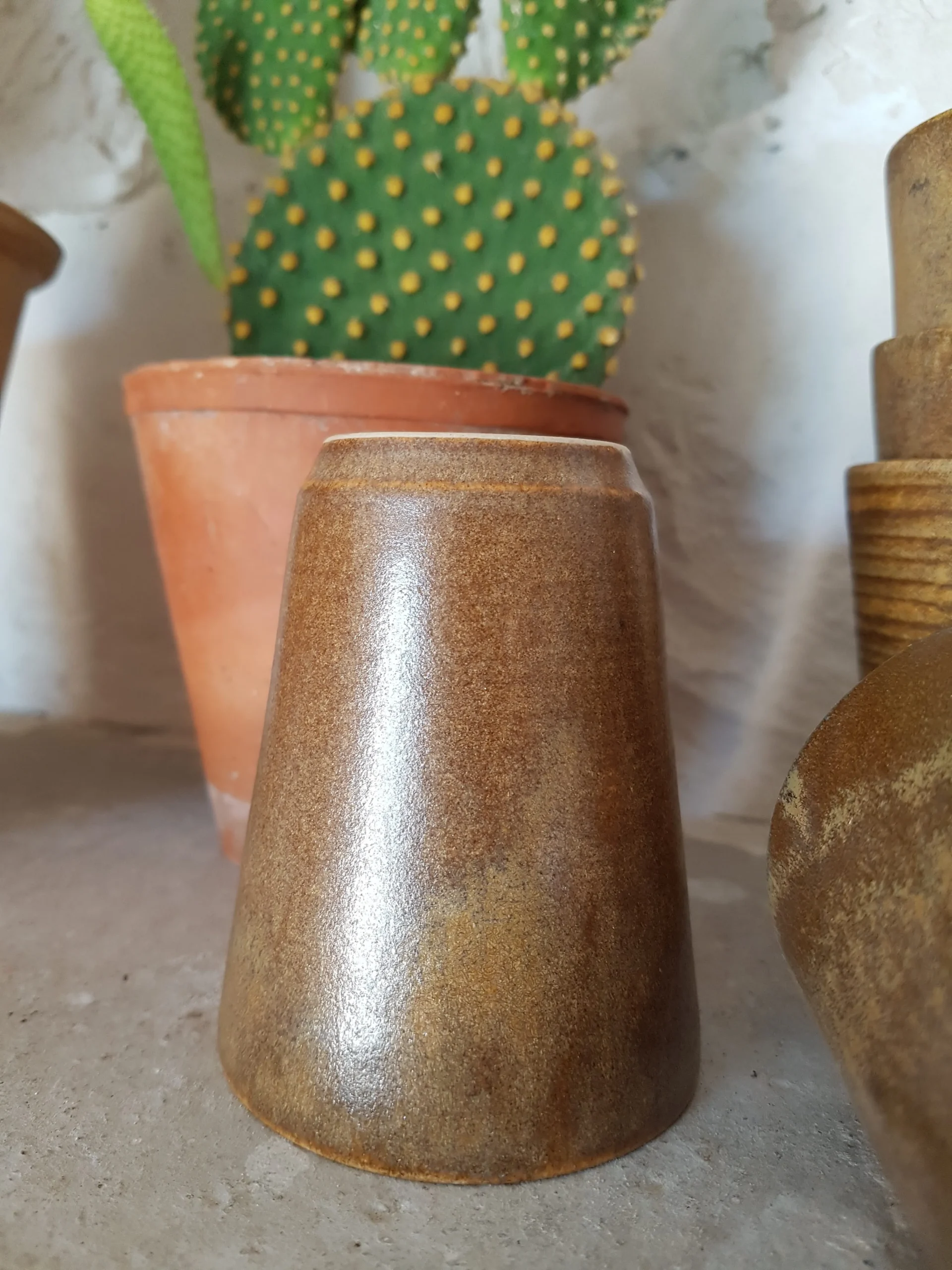 Lot de 9 tasses gobelets en grès vintage Digoin – Image 4