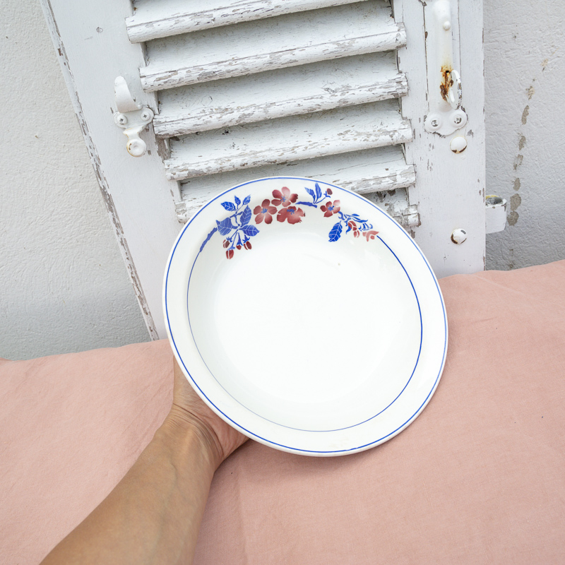 Plat décor de fleurs Avril