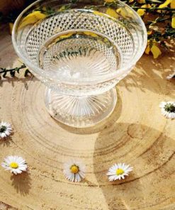 Alternative view of Coupe en verre sur pied