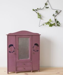 Alternative view of Armoire poupée couleur prune vintage