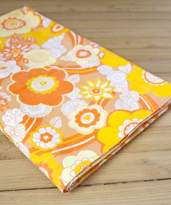 Alternative view of Drap vintage motifs de fleurs tons jaune orange