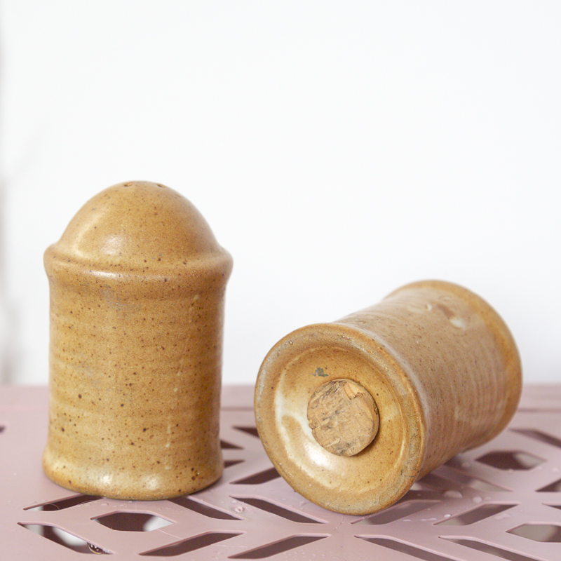 Salière et poivrier de table en grès – Image 3