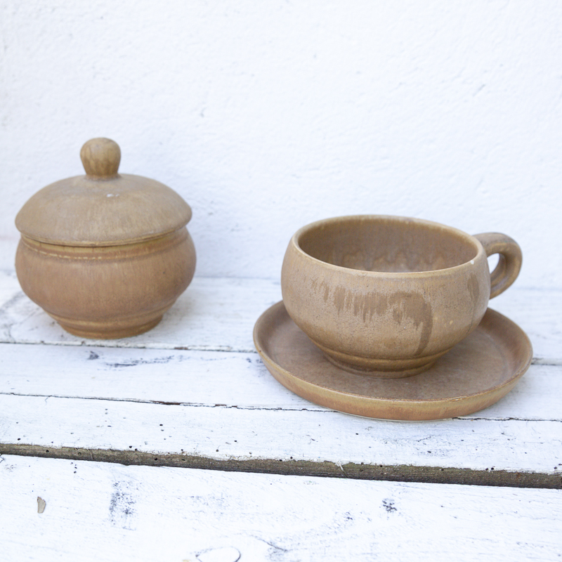 Tasse à thé et pot en grès