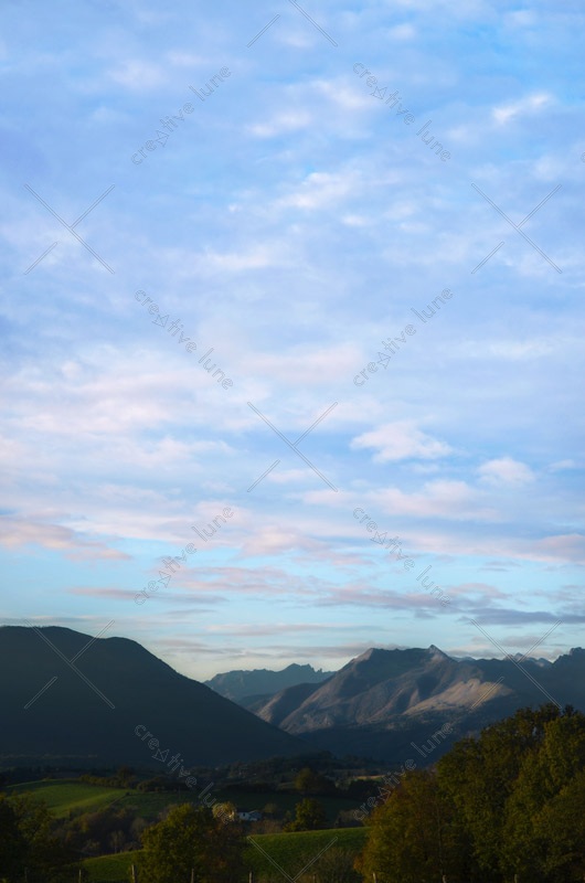 Montagne des Pyrénées, format Portrait